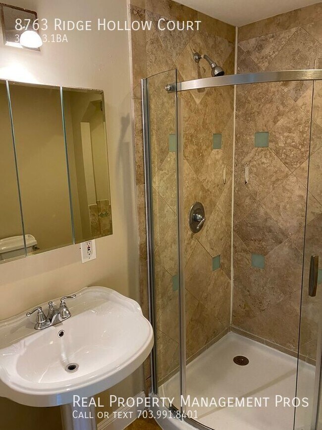 Building Photo - 8763 Ridge Hollow Ct