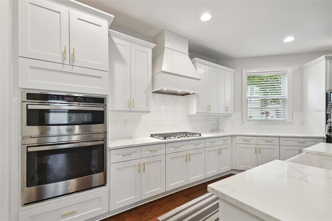 Building Photo - 5700 Interbay Blvd