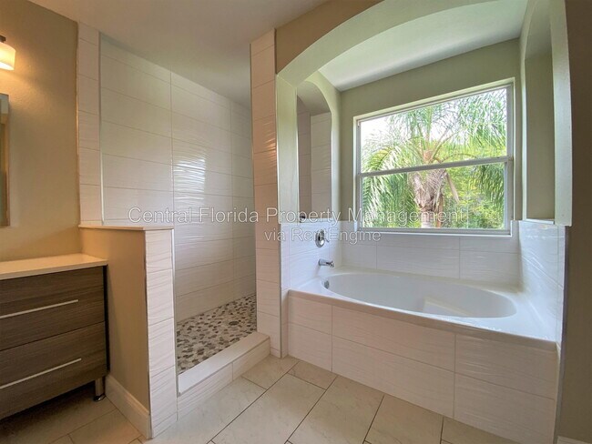 Building Photo - 4115 Andover Cay Blvd