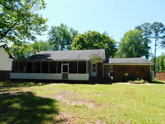 Building Photo - 411 Gray Dr