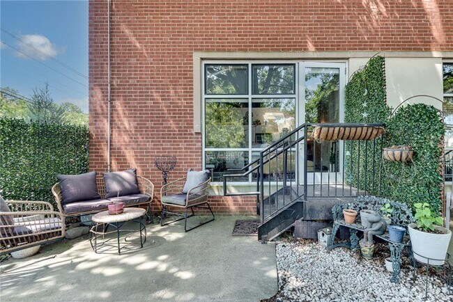 Building Photo - 5200 Peachtree Rd