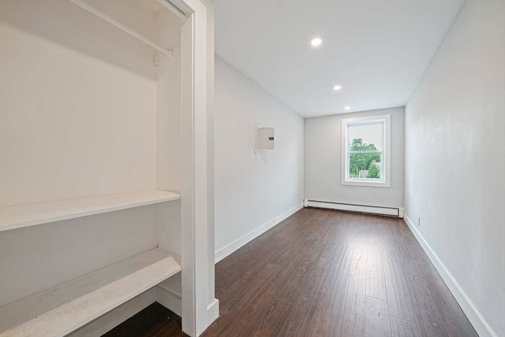 Building Photo - 148 Boylston St
