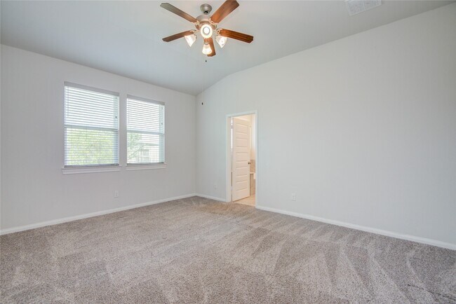 Building Photo - 2425 Temple Crag Dr