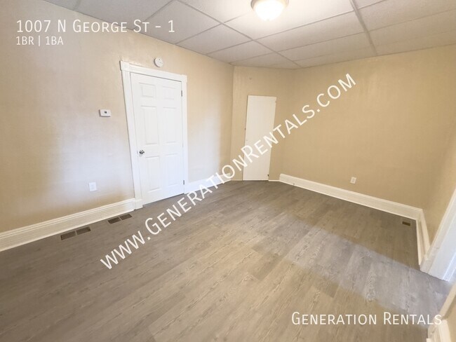 Building Photo - 1007 N George St