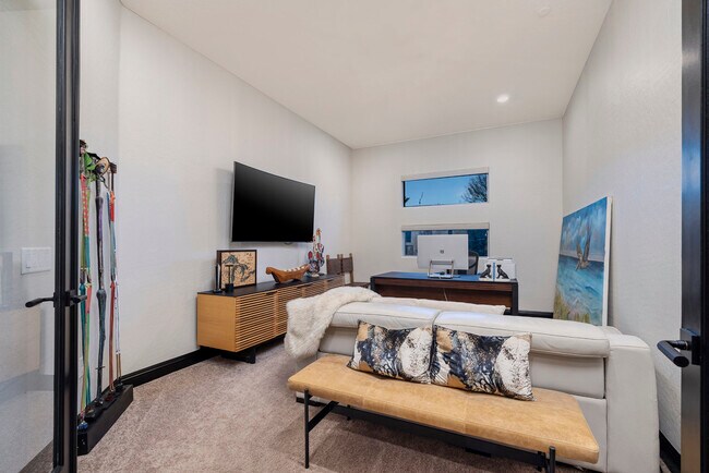 Building Photo - 33 Desert Juniper Ln