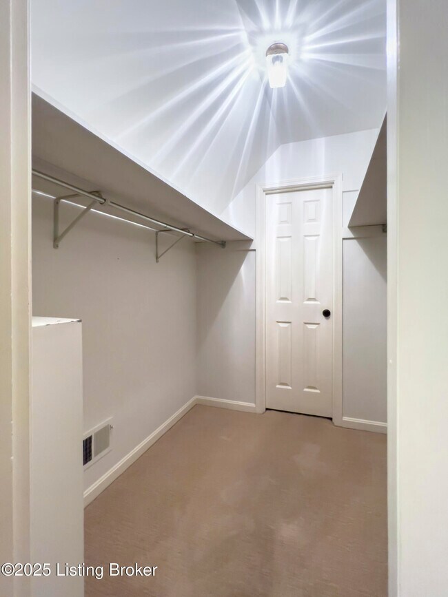 Building Photo - 1508 Sylvan Wynde