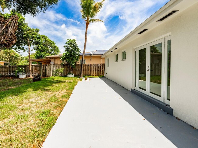 Building Photo - 254 SW 4th St