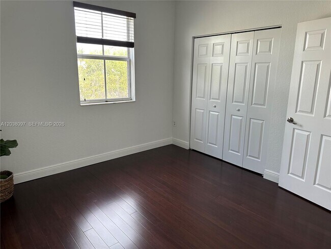 Building Photo - 2555 SW 147 Path