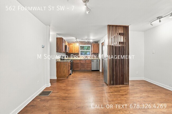 Building Photo - 562 Formwalt St SW