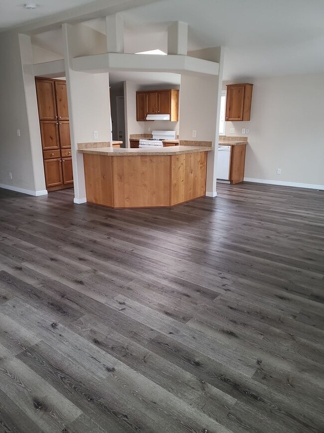 Building Photo - Available Now! Call our office today to sc...