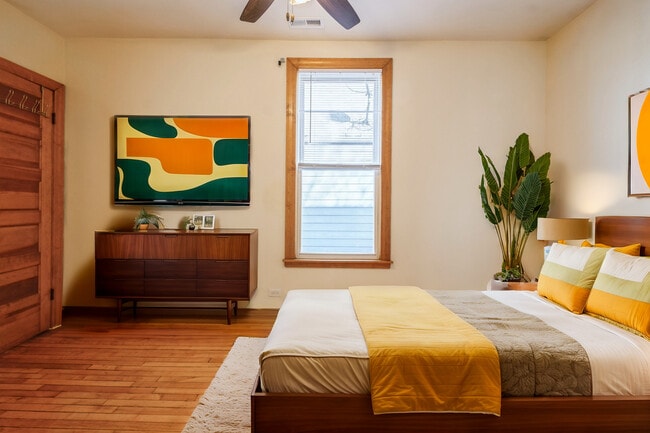 Building Photo - 3400 N Keeler Ave