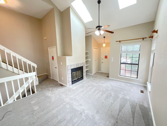 Building Photo - 8214 Steadman Dr