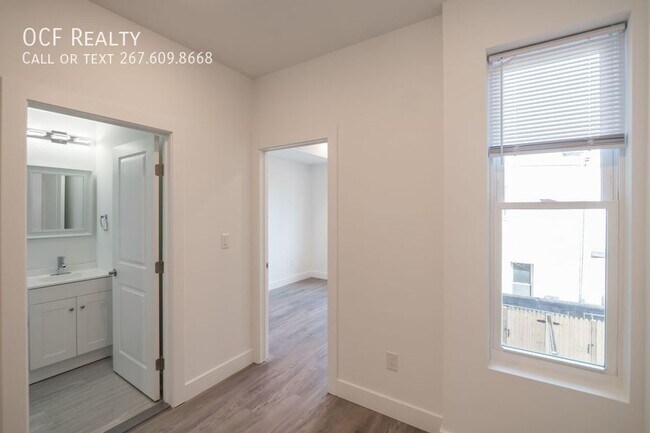 Building Photo - 1711 Snyder Ave