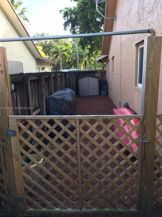 Building Photo - 8421 SW 28th St