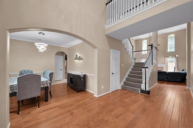 Building Photo - 2511 N Yorkchase Ln