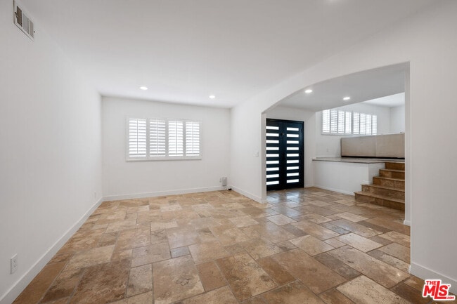 Building Photo - 22601 Dardenne St