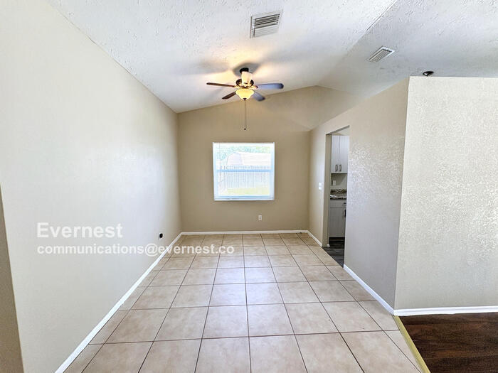 Building Photo - 16005 Ranchita Ct
