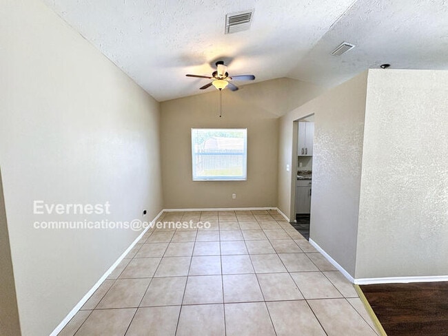 Building Photo - 16005 Ranchita Ct