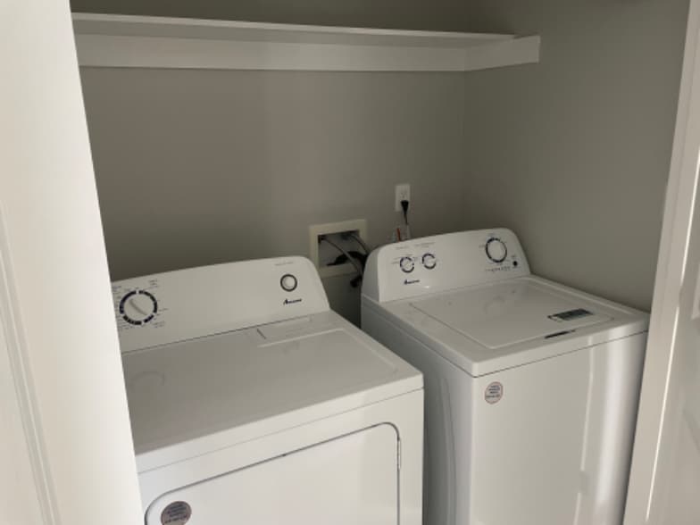 Building Photo - 2507 N Vineyard Ave