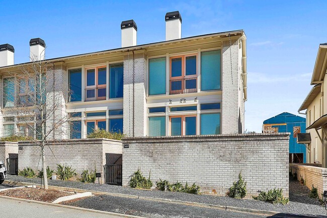 Primary Photo - Fully Furnished Trilith Townhome with Large Patio and 2 Car Garage