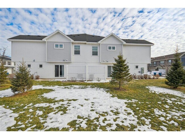 Building Photo - 1203 Lower 143rd St E