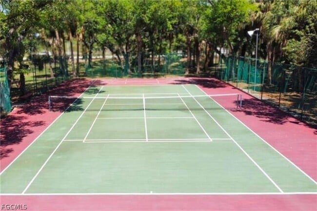 Building Photo - 15075 Parkside Dr