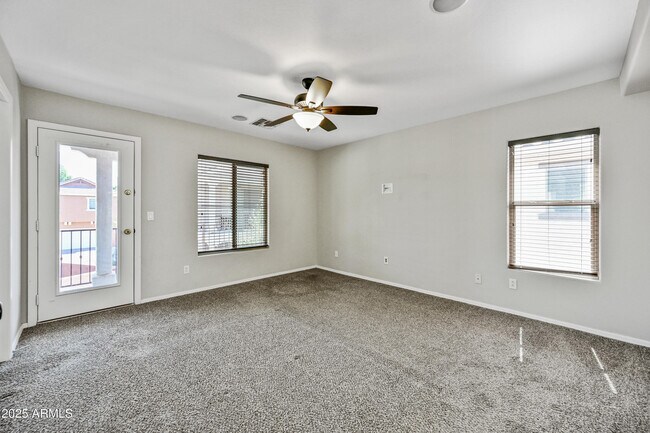 Building Photo - 7104 S 7th Ln