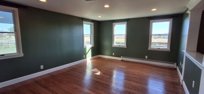 Building Photo - 2513 Donegal Springs Rd