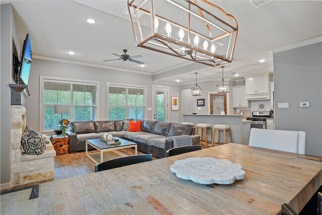 Building Photo - 2711 Talsworth Dr
