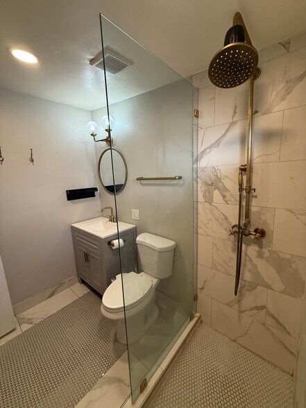 Building Photo - 2661 Newell St