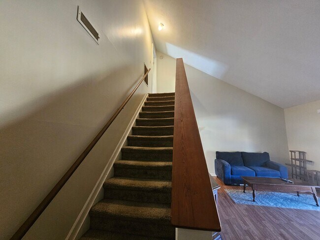 Building Photo - Courtyard II