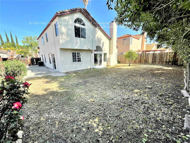 Building Photo - 4520 Pampas Cir