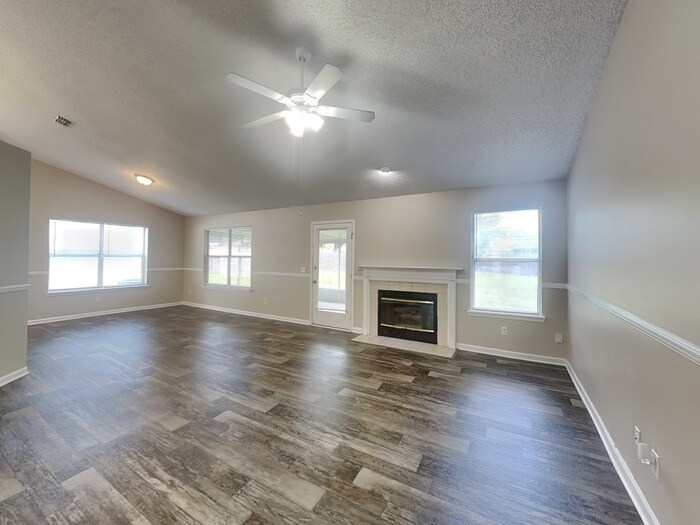 Building Photo - 315 Springfield Ct