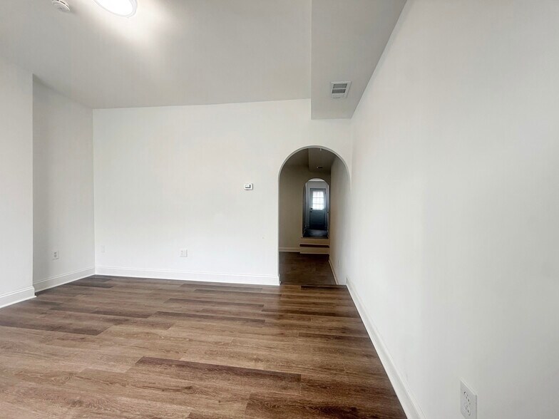 Building Photo - 1424 3rd St NW