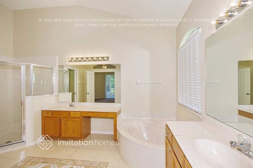 Building Photo - 14074 Magnolia Glen Cir