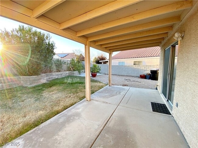 Building Photo - 1037 Cedar Pines St