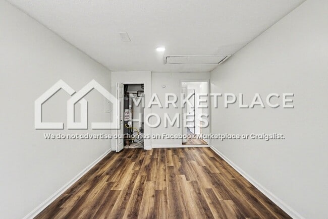 Building Photo - 7960 E Field Dr