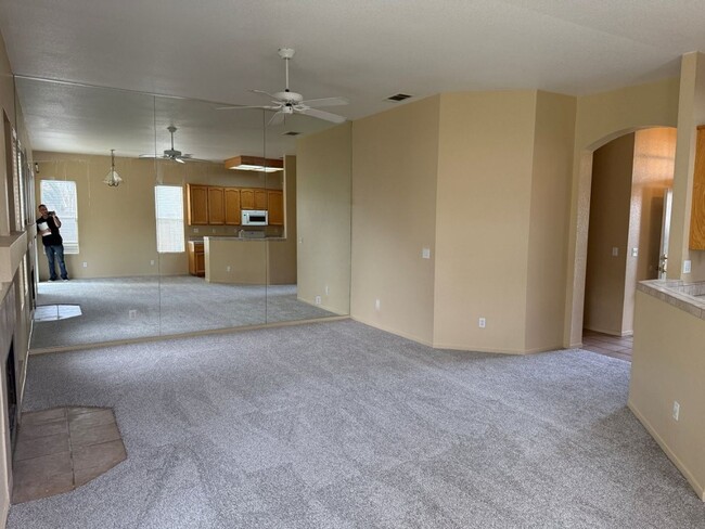 Building Photo - Modern 3 Bedroom One Story Dixon *STAR REN...