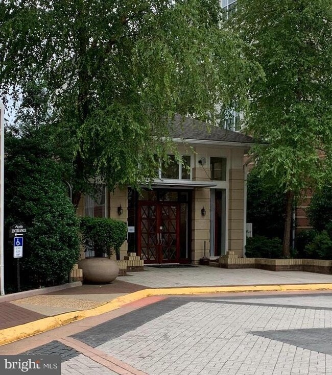 Building Photo - 9480 Virginia Center Blvd