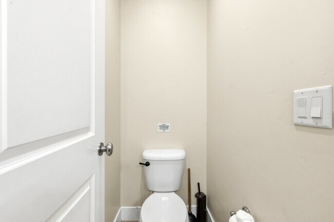 Building Photo - 4221 Torrey Pines Dr