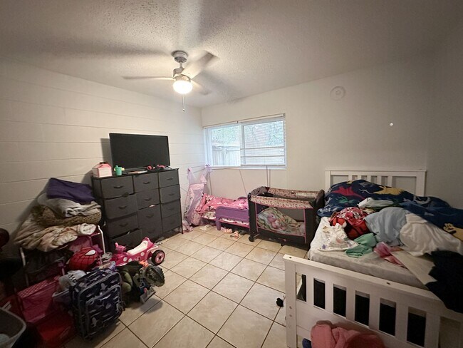 Building Photo - 422 SE 8th St