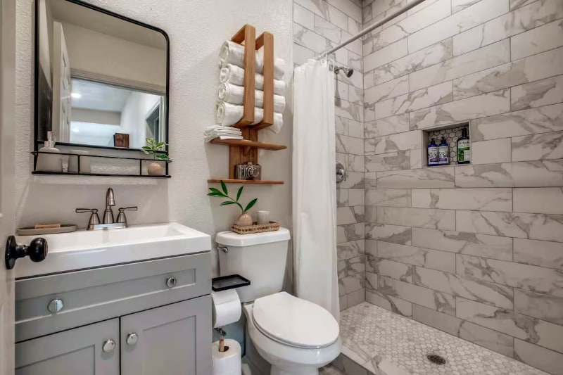 Building Photo - 647 Hammond Ave