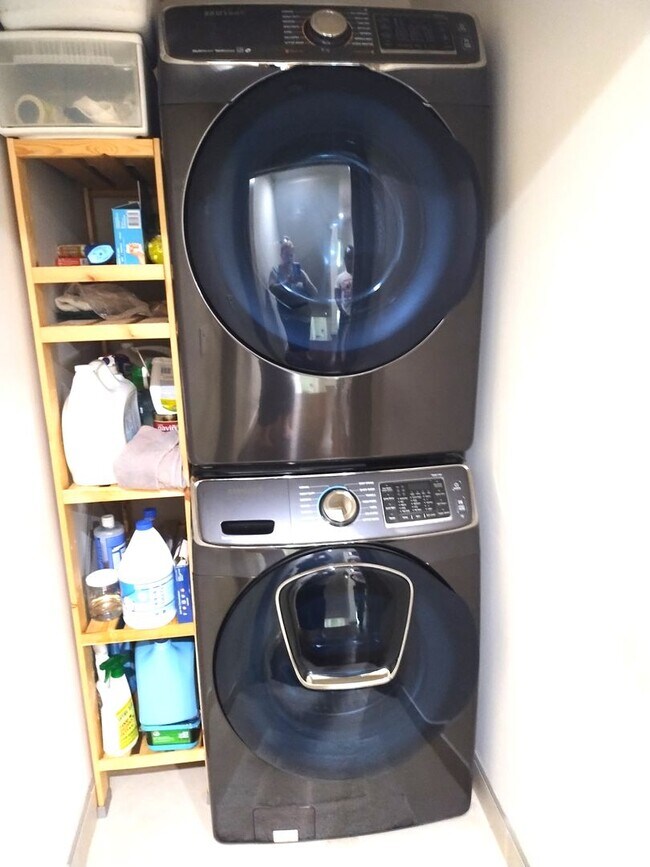 Building Photo - 3bd/2.5ba Seattle Townhome