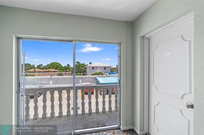 Building Photo - 2180 NE 67th St