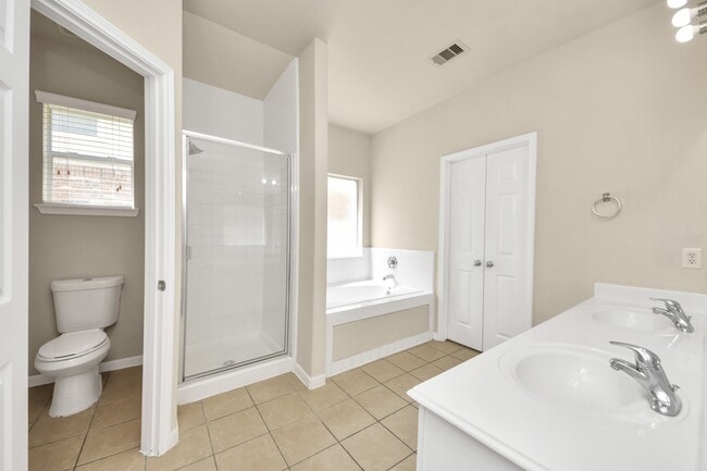 Building Photo - 13127 Barn Course Dr