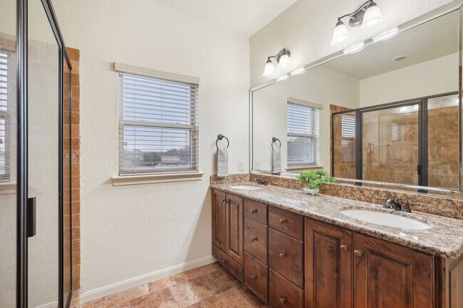 Building Photo - 2622 Fairwood Dr