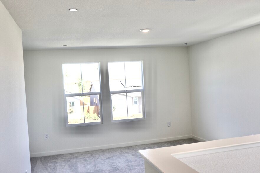 Building Photo - 1536 Minories Dr