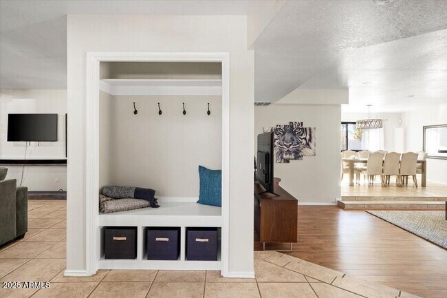 Building Photo - 6547 E Voltaire Ave