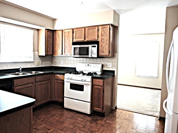 Building Photo - 21827 W Judith Ct