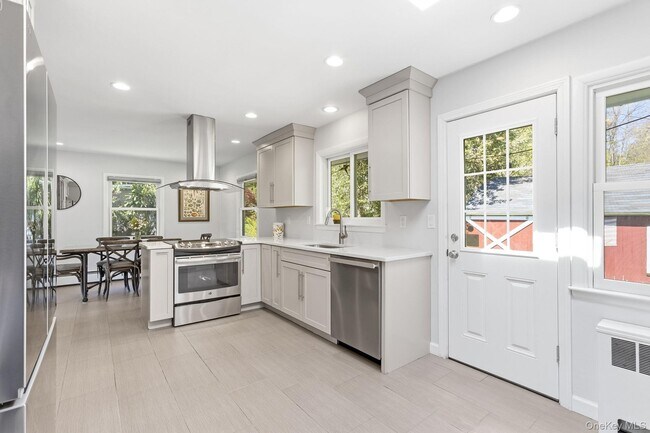 Building Photo - 17 Cottage Pl